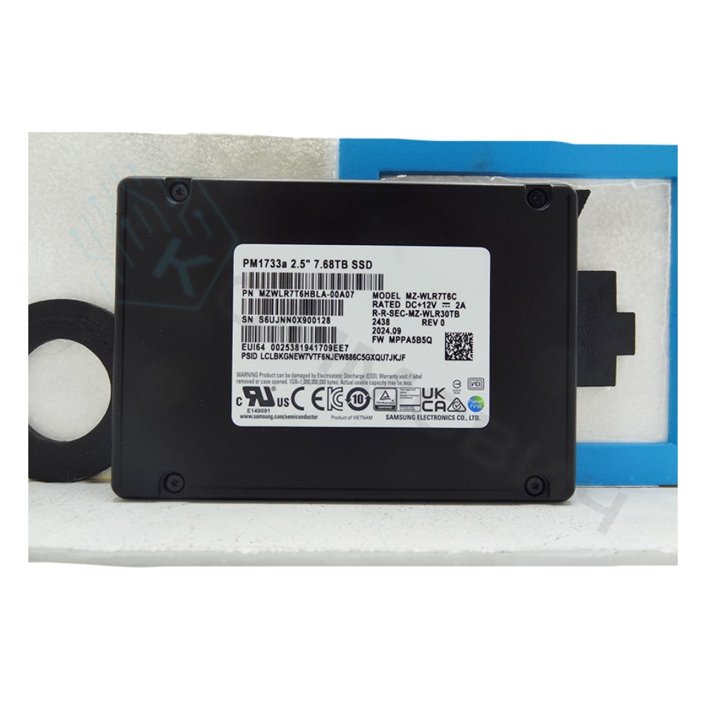 Твердотельный накопитель Samsung SSD 7,68Tb MZWLR7T6HBLA-00A07 PM1733a 2.5" 15mm, PCIe 4.0 x4/dual,